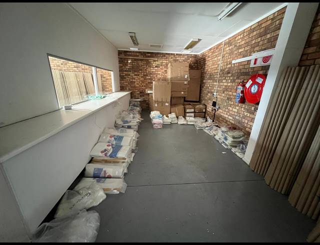 320M² WAREHOUSE TO LET IN STRIJDOMPARK